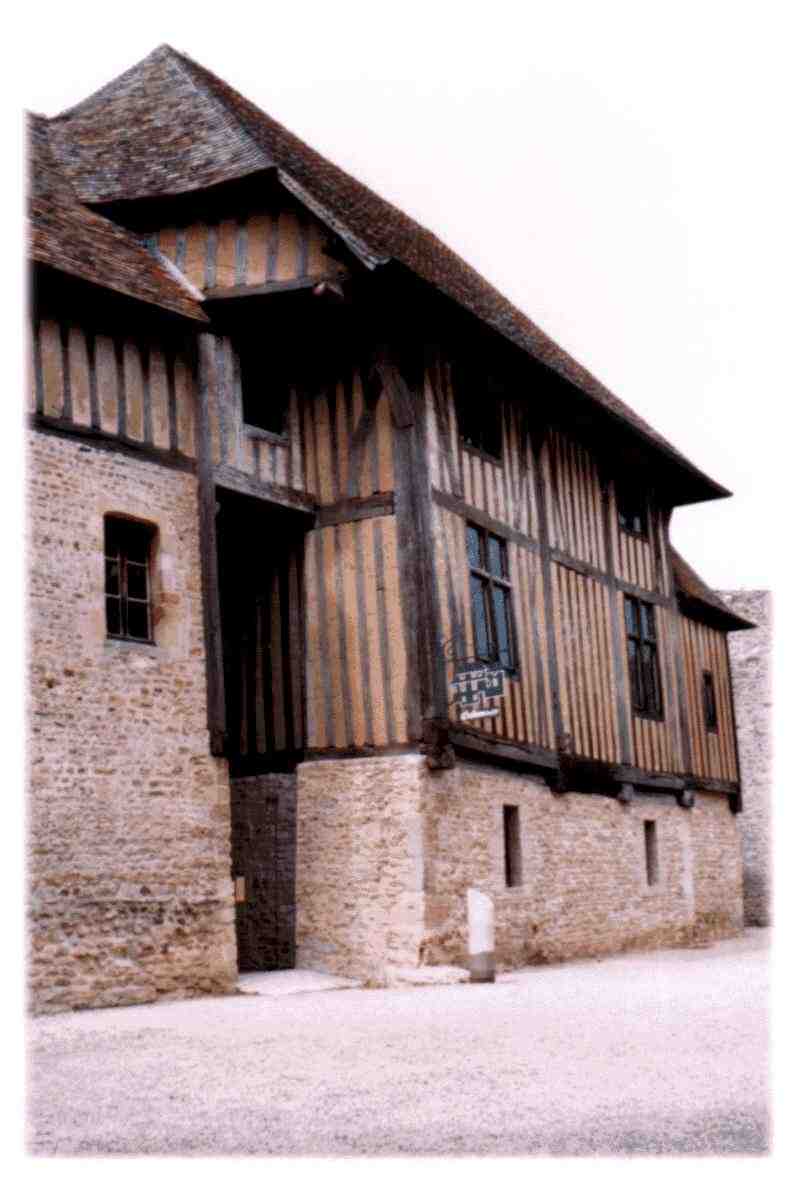 Crevcoeur-en-Auge. Building inside the Castle